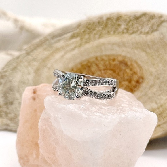 EXCEPTIONAL 1.8 Carat Icy Round Solitaire Moissanite Solid Sterling Ring - Picture 6 of 11